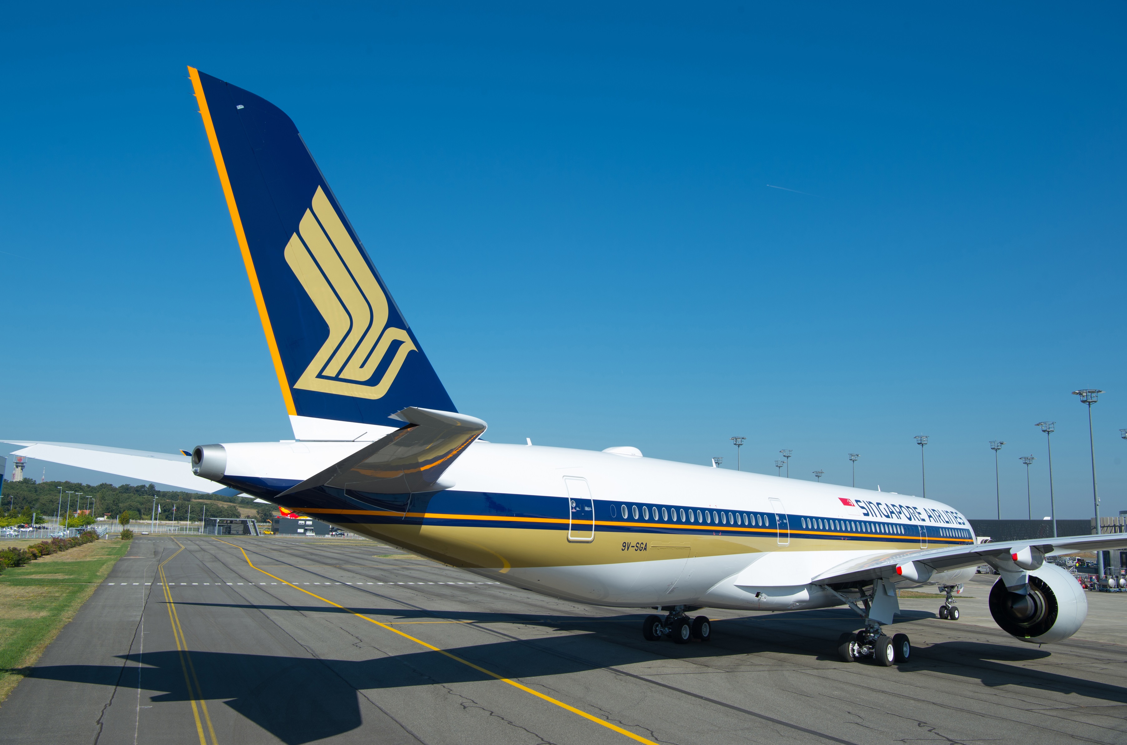 A350-900-Ultra-Long-Range-Singapore-Airlines-MSN220-delivery-011.jpg