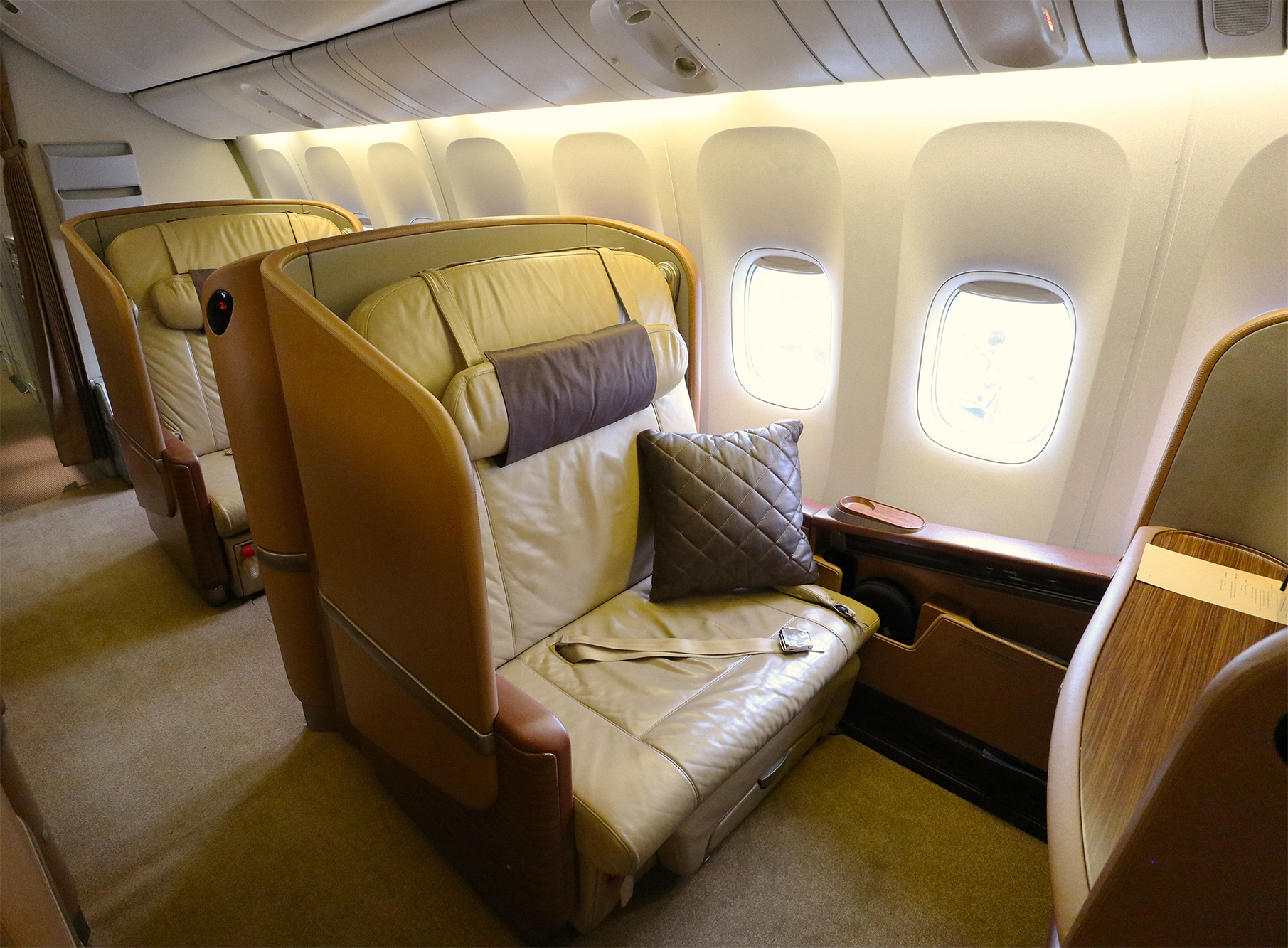 Singapore Airlines First Class seat and Suite types by route to October