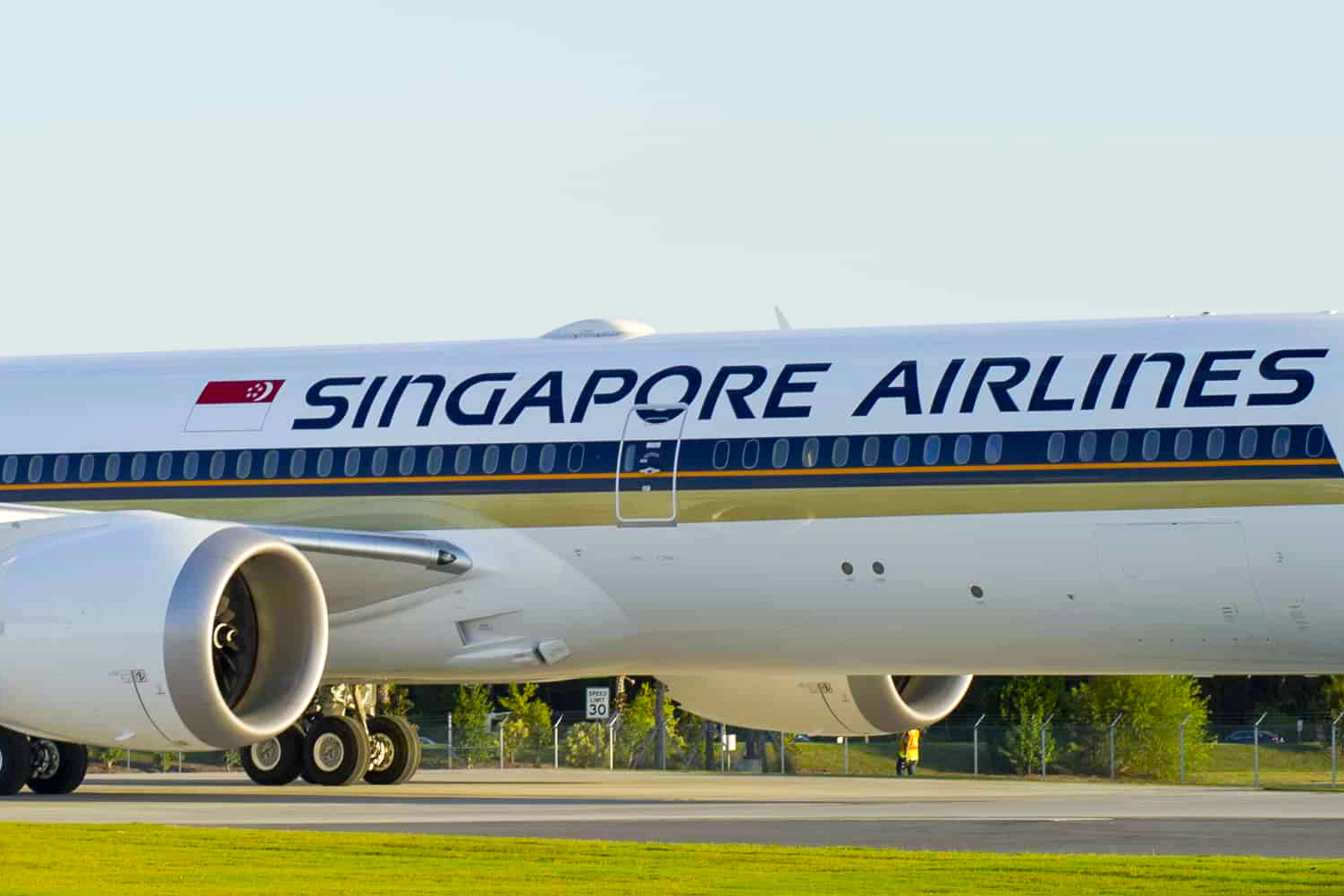 SQ 787-10 Wi-Fi (Singapore Airlines).jpg