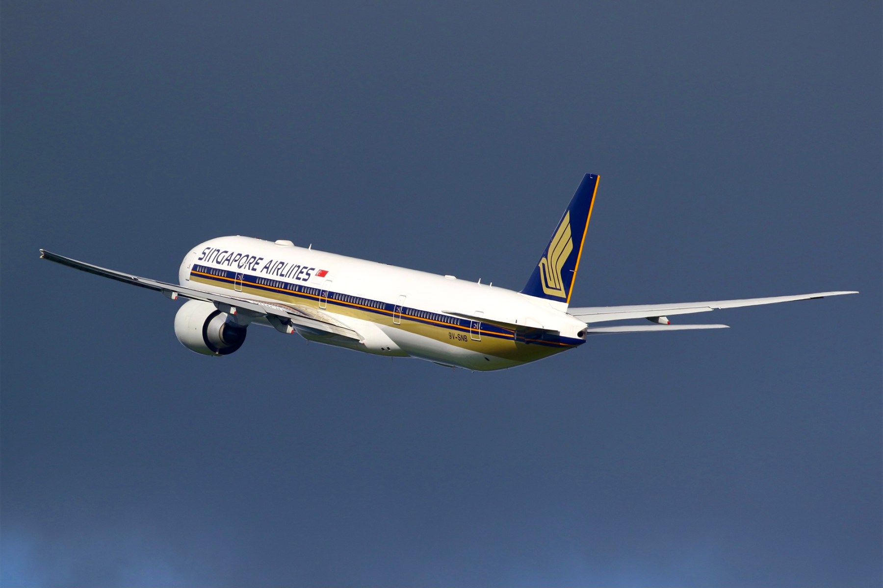 Singapore Airlines retires four Boeing 777-300ERs, posts S$4.3