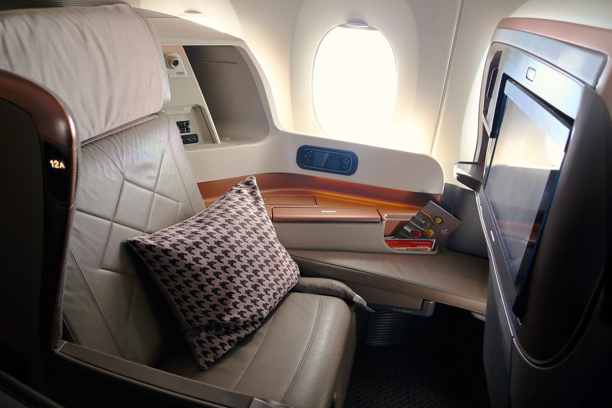 Sia Classification Over 900 KrisFlyer Business Class Saver awards on SIA's new London ...