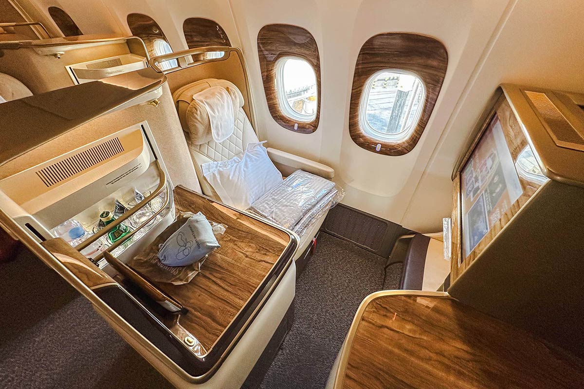 Emirates First Class Review (A380 \u0026 777-300ER) - Live Love Run Travel, image size:1200x800